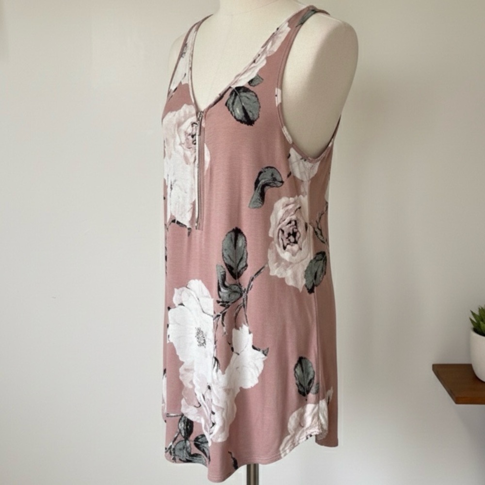 Dynamite| Flowy Floral Tank Top Blouse in Mauve and White Sz XS